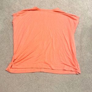 Flowy coral/ orange short sleeved T-shirt. Springy.